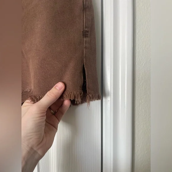 Free People Makai Cut Off Jean Shorts 27 Chocolate Brown Denim Raw Hem - Picture 6 of 11